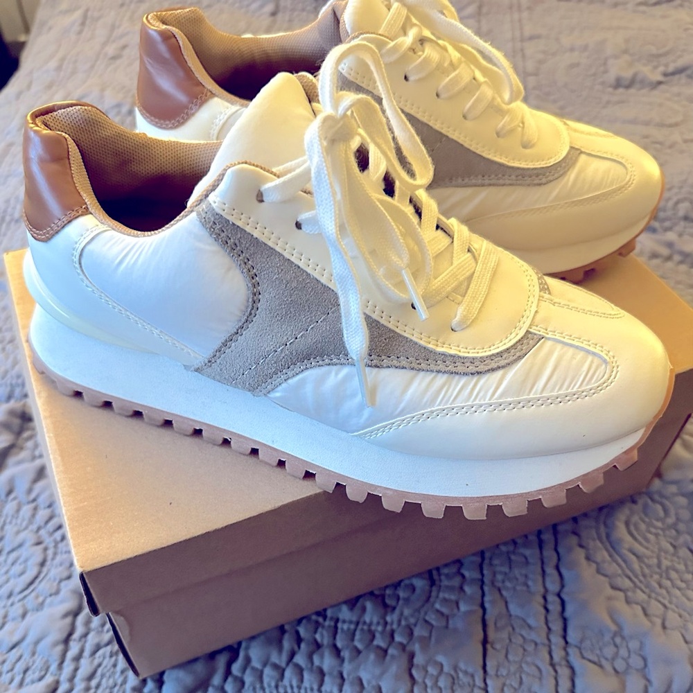 White Blondo Waterproof Sneaker, Size 7M